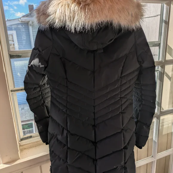 Women's Black Puffer Jacket with Fur Trim